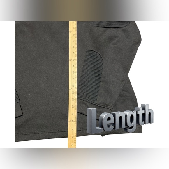 Calloway black pullover is perfect for golf, casual wear, anything you’d like. - Picture 3 of 6